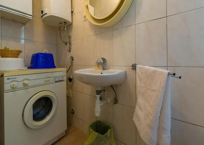 Apartment Stipe *