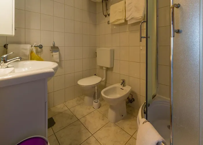 Apartment Stipe *